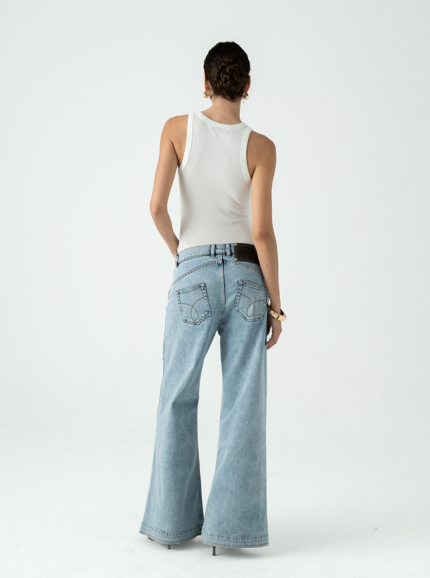 EL RESUELVE JEANS.