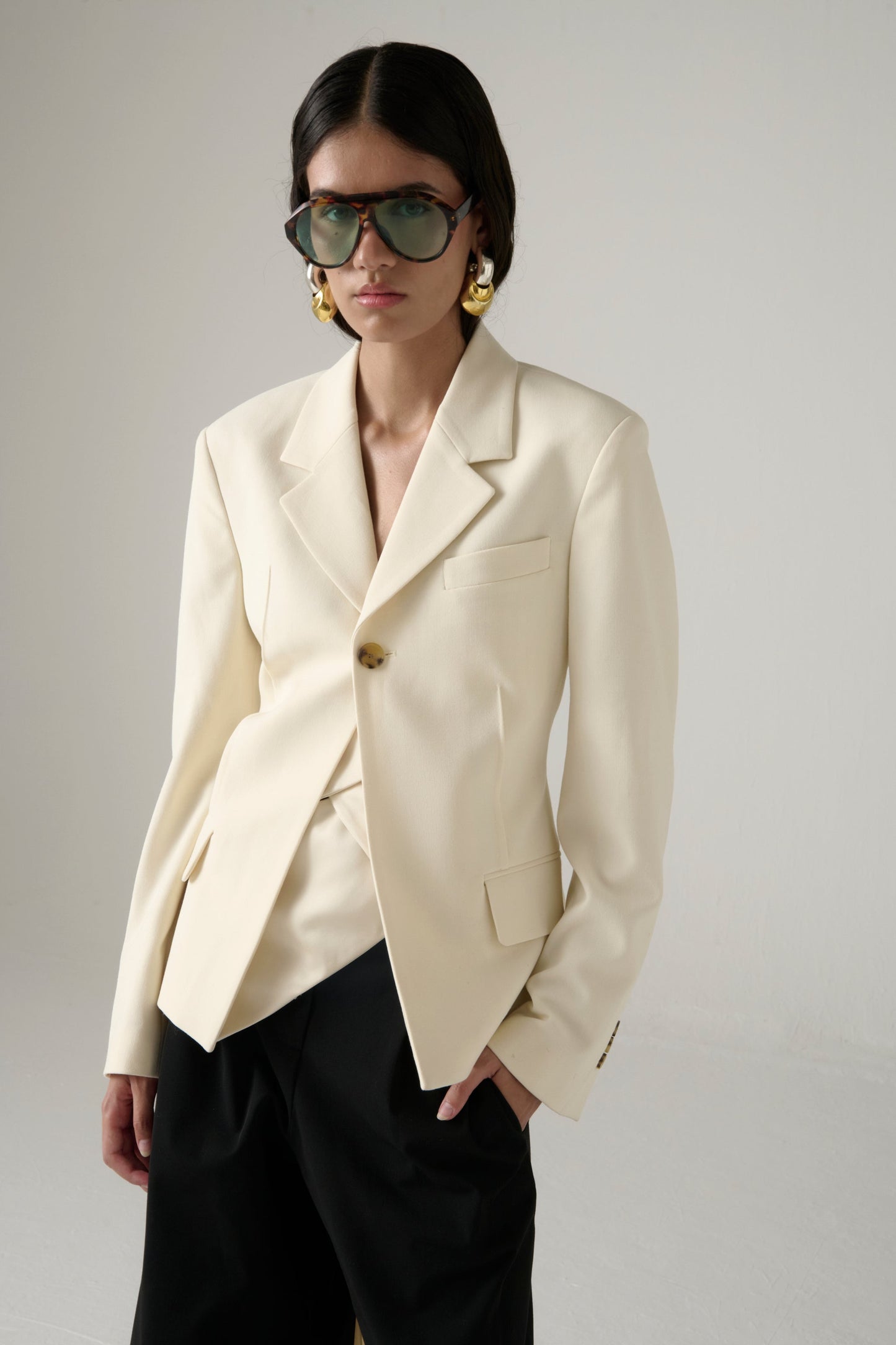 LA SEÑORA BLAZER.