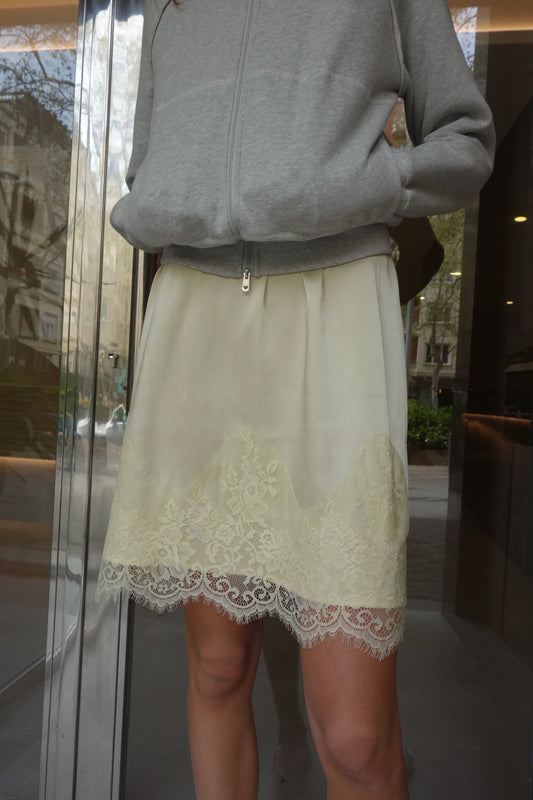 Lace Skirt Butter