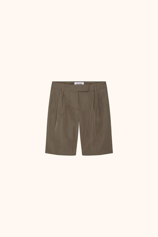 THE TAILORED BERMUDA