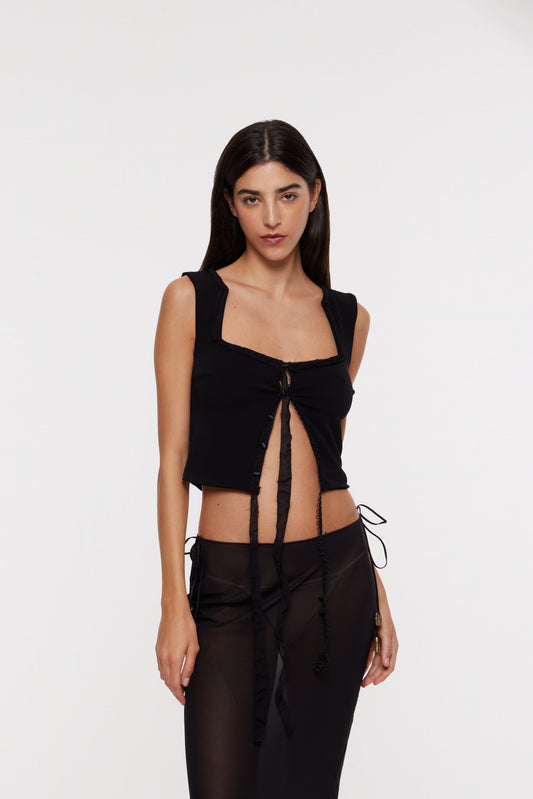 Faye top in black