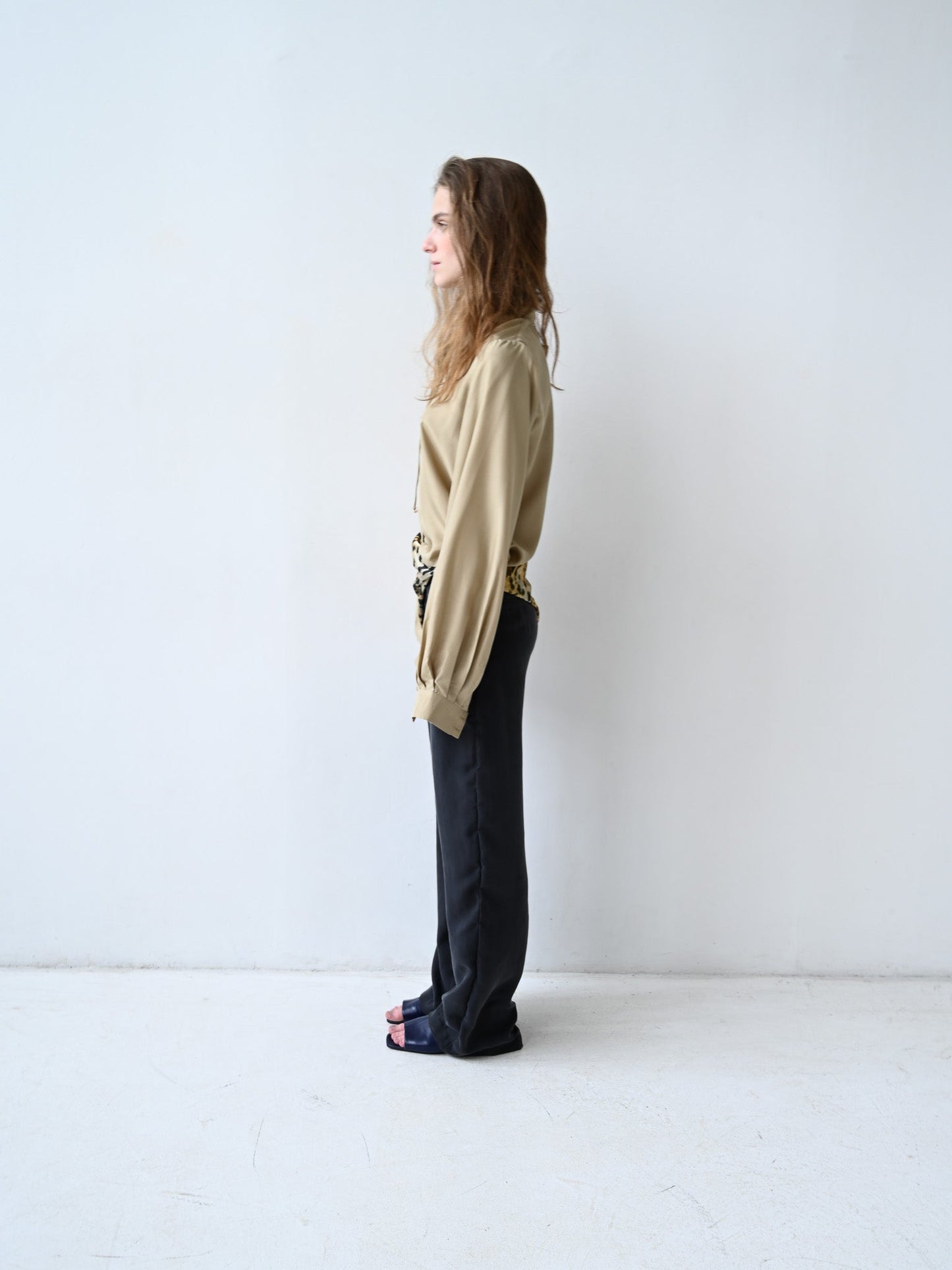 Item 26-0012 / Noa Trousers III (Dark Grey)