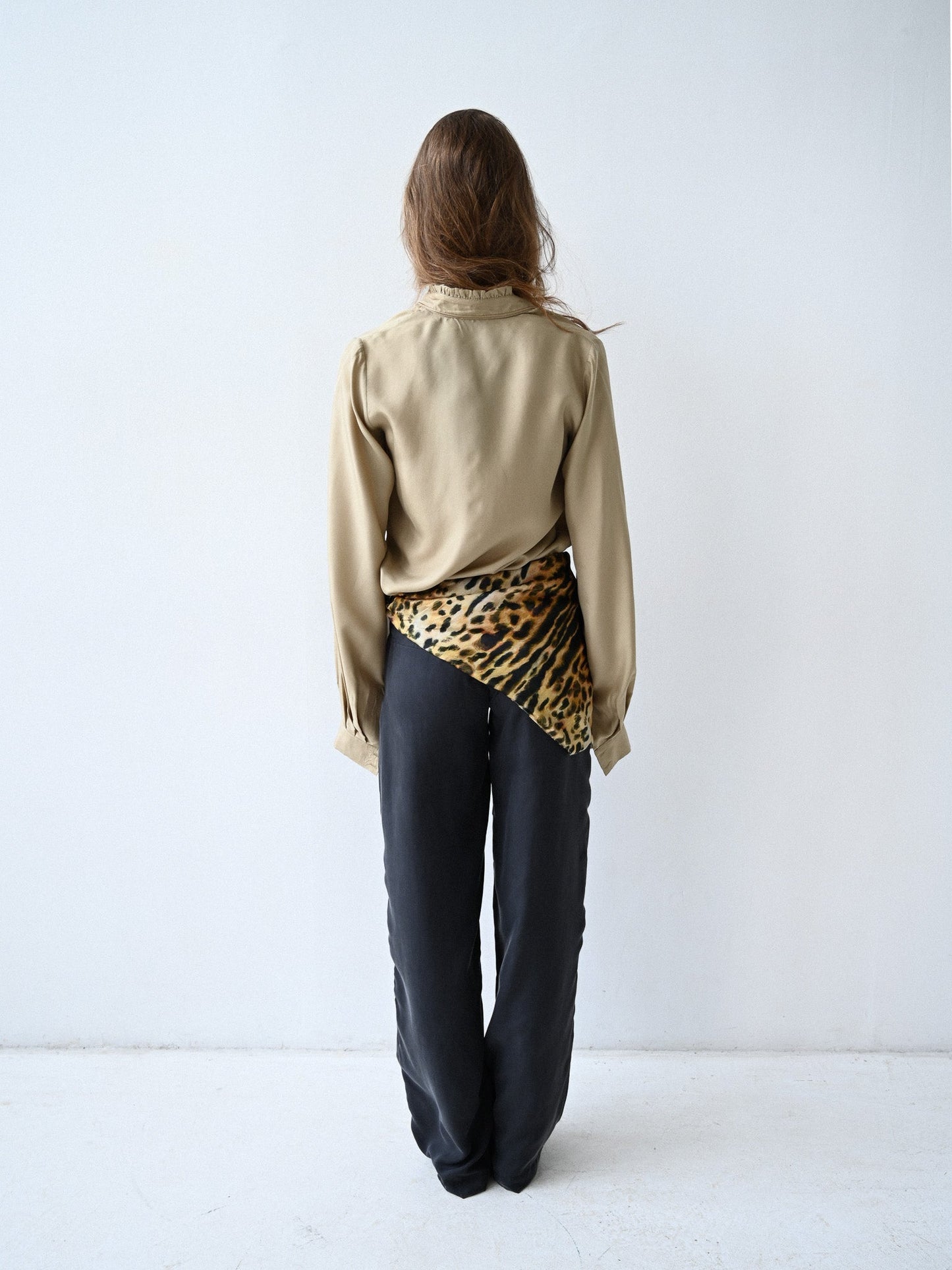 Item 26-0012 / Noa Trousers III (Dark Grey)