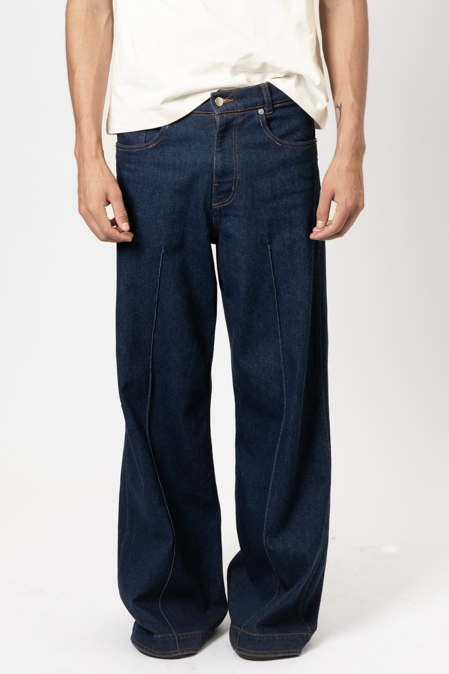 EL RESUELVE JEANS.