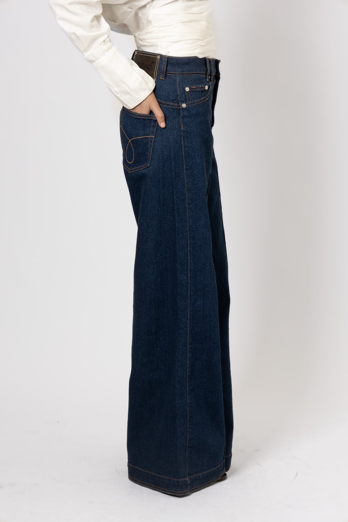 EL RESUELVE JEANS.