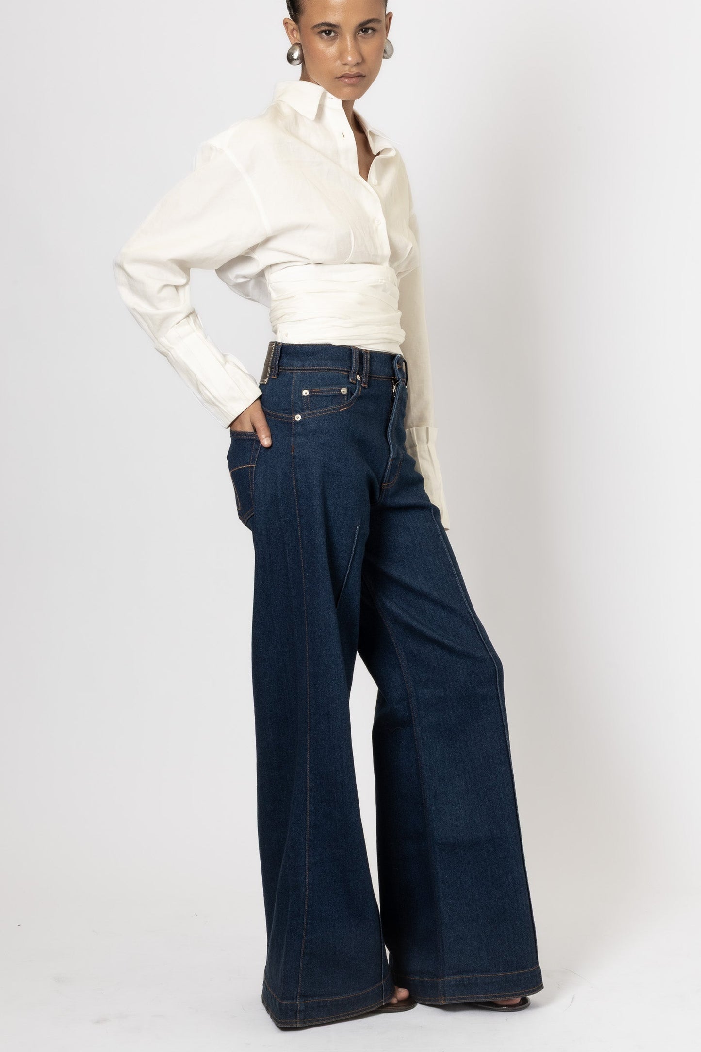 EL RESUELVE JEANS.