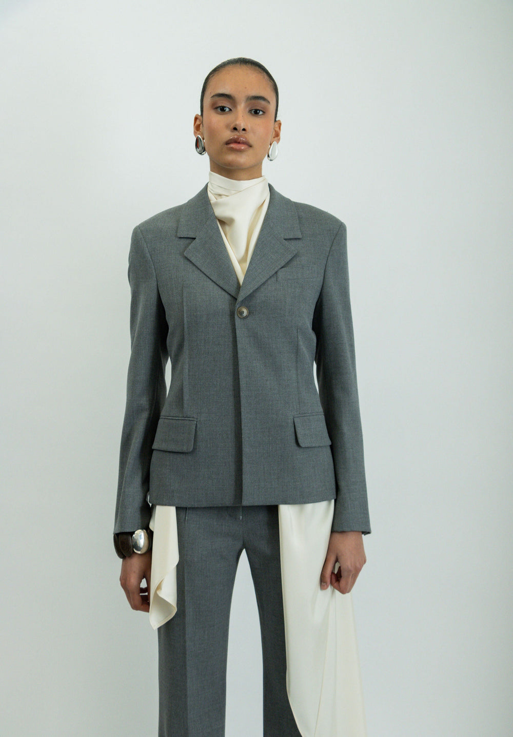 LA SEÑORA BLAZER.