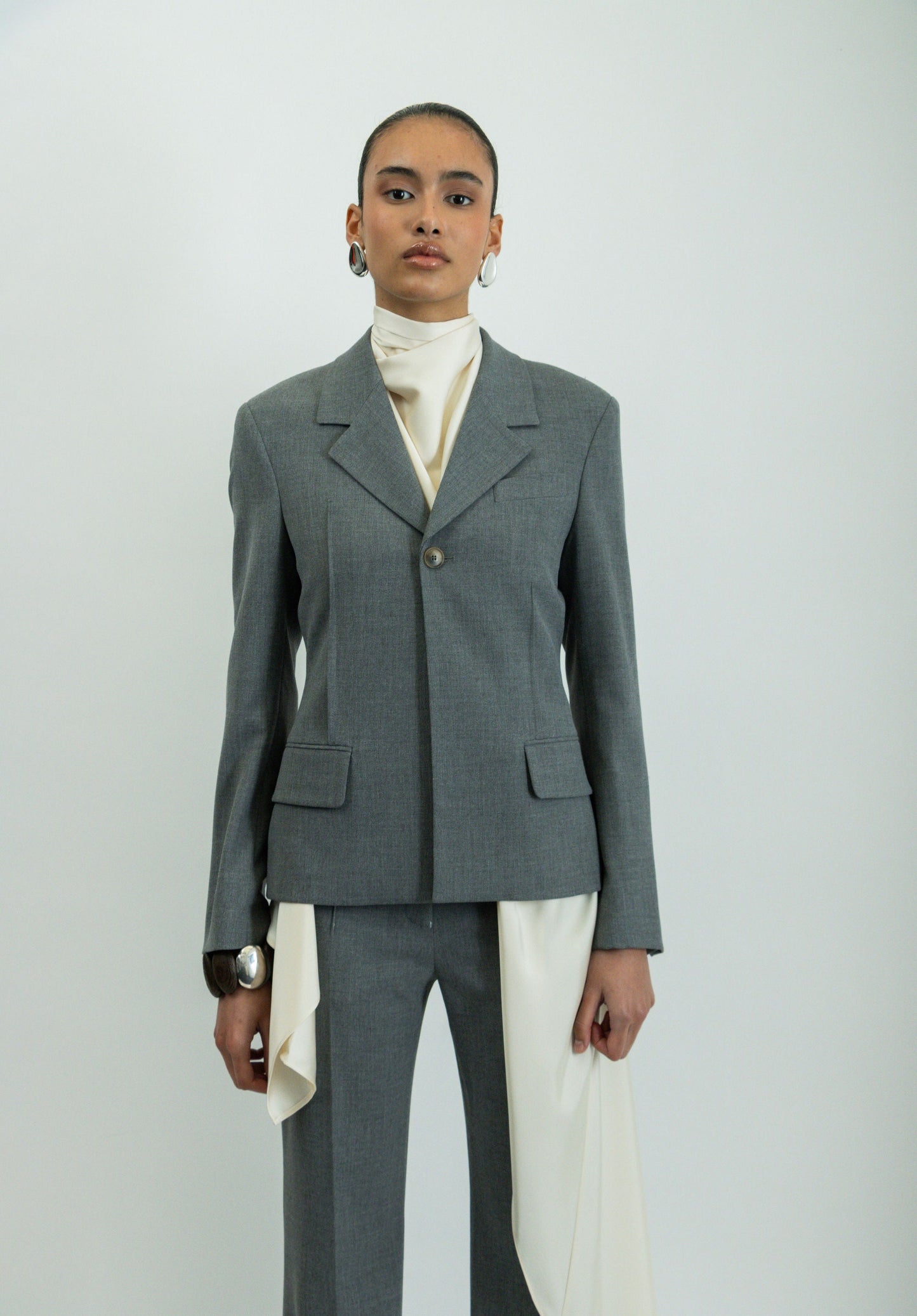 LA SEÑORA BLAZER.