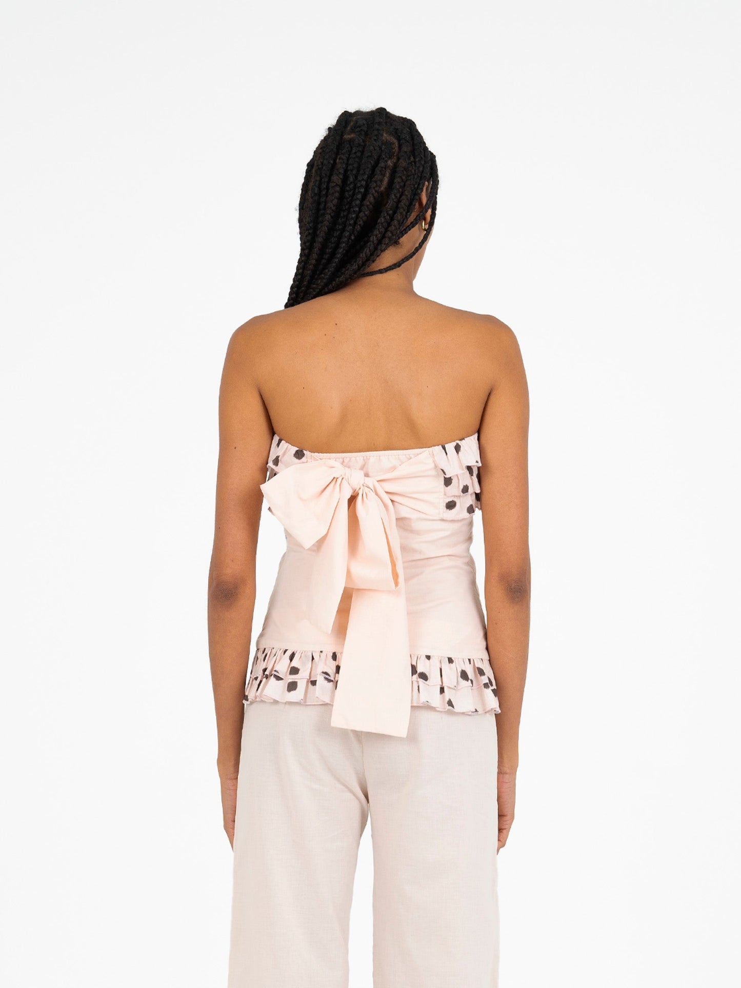 Noctis Beige Polka Dot Print Top camisas y camisetas