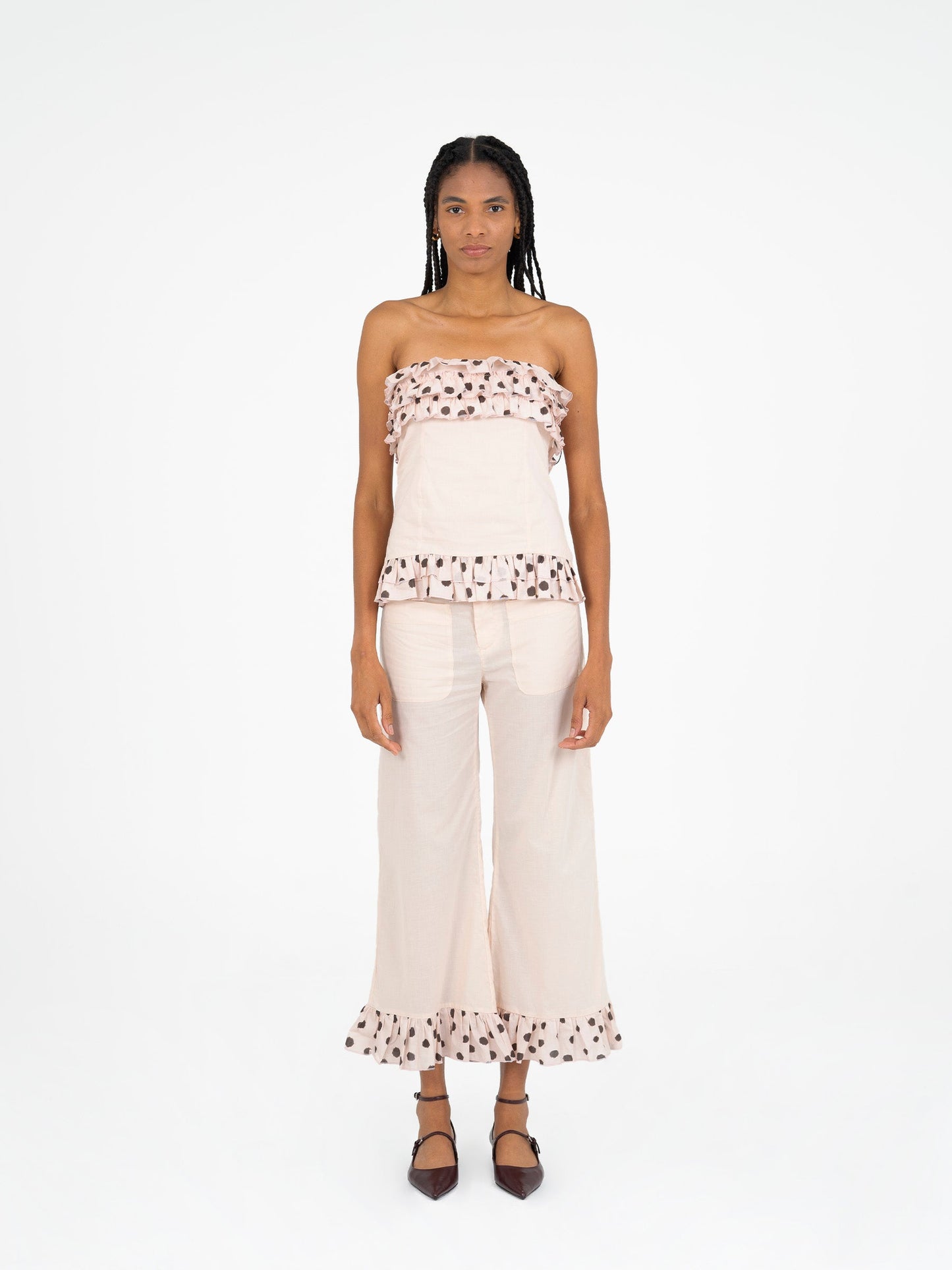 Noctis Beige Polka Dot Print Top camisas y camisetas