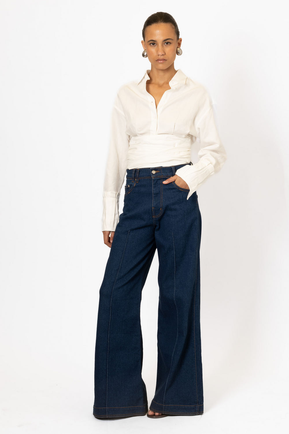 EL RESUELVE JEANS.