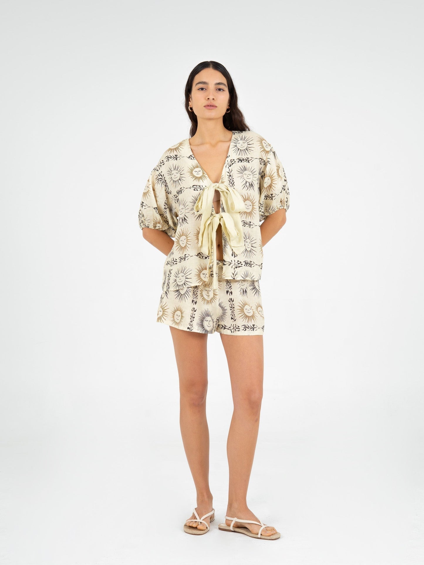 Soleil Spirit Sun-Printed Shorts pantalones