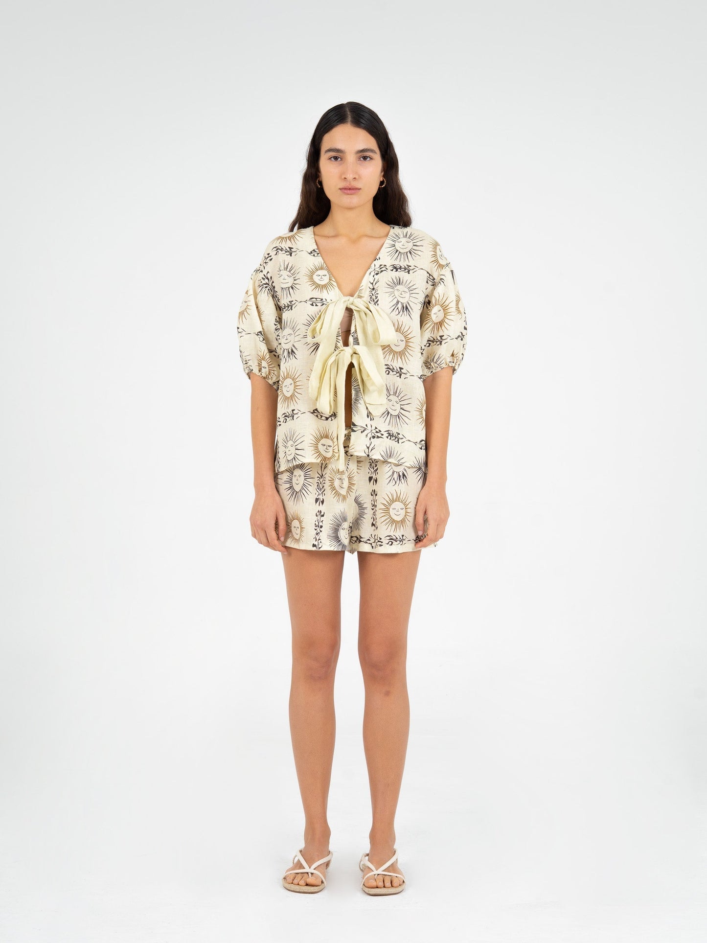 Soleil Spirit Sun-Printed Shorts pantalones