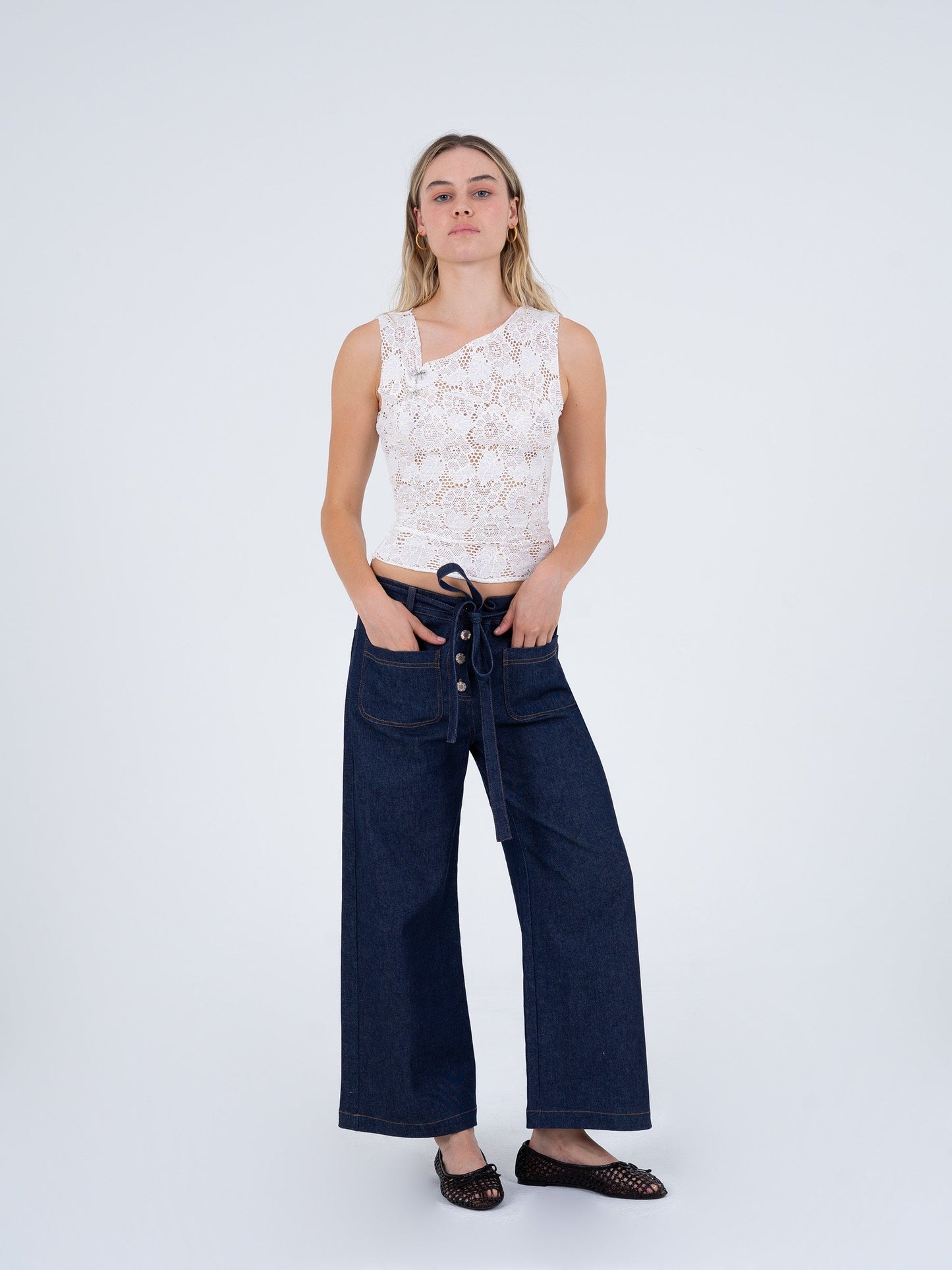 Sparkly White Lace Top camisas y camisetas