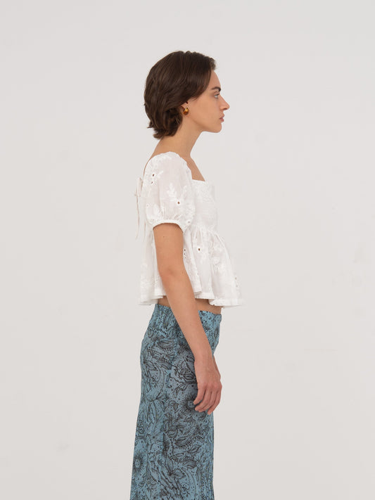 Vera Embroidered White Top camisas y camisetas