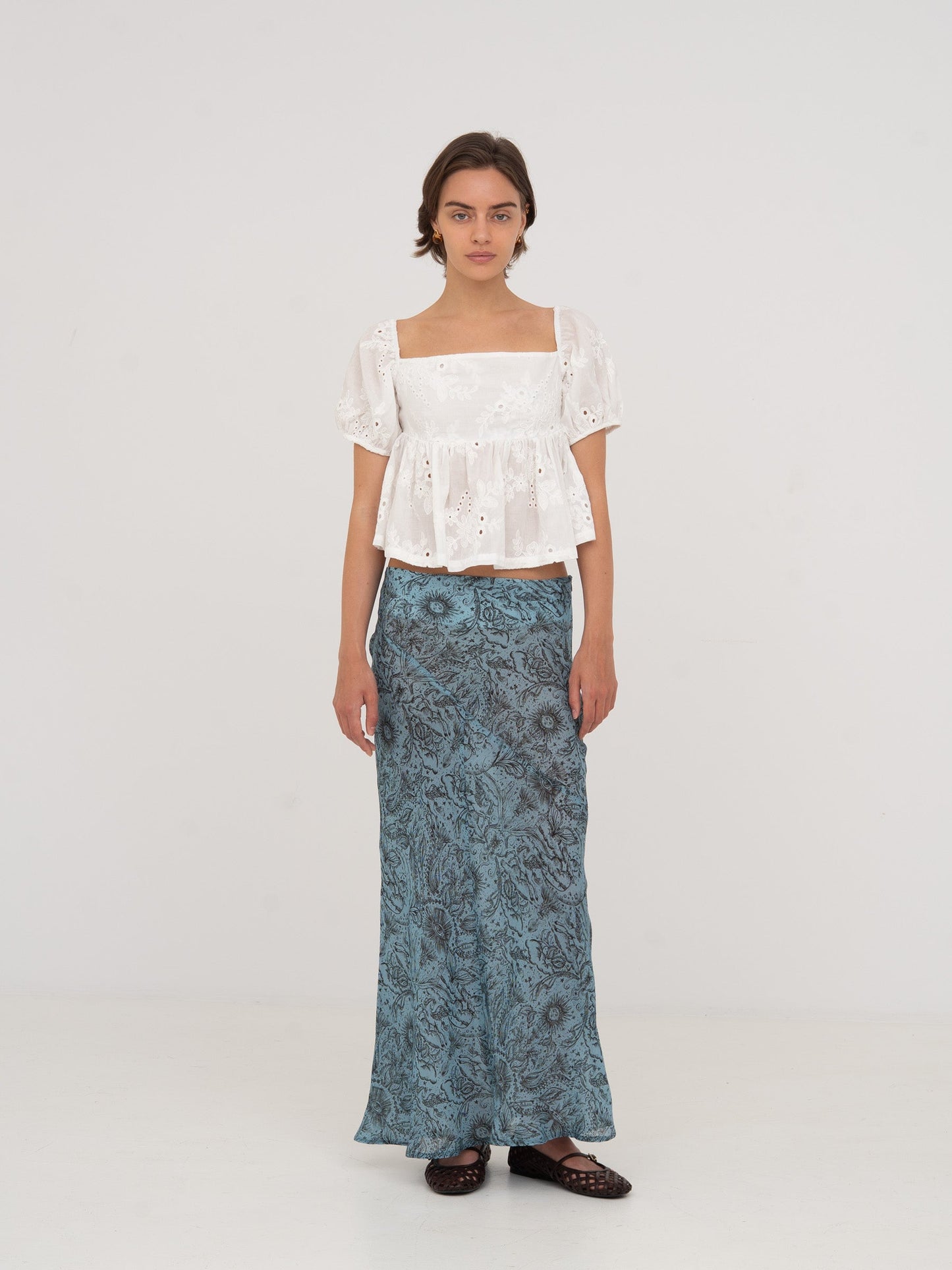 Vera Embroidered White Top camisas y camisetas