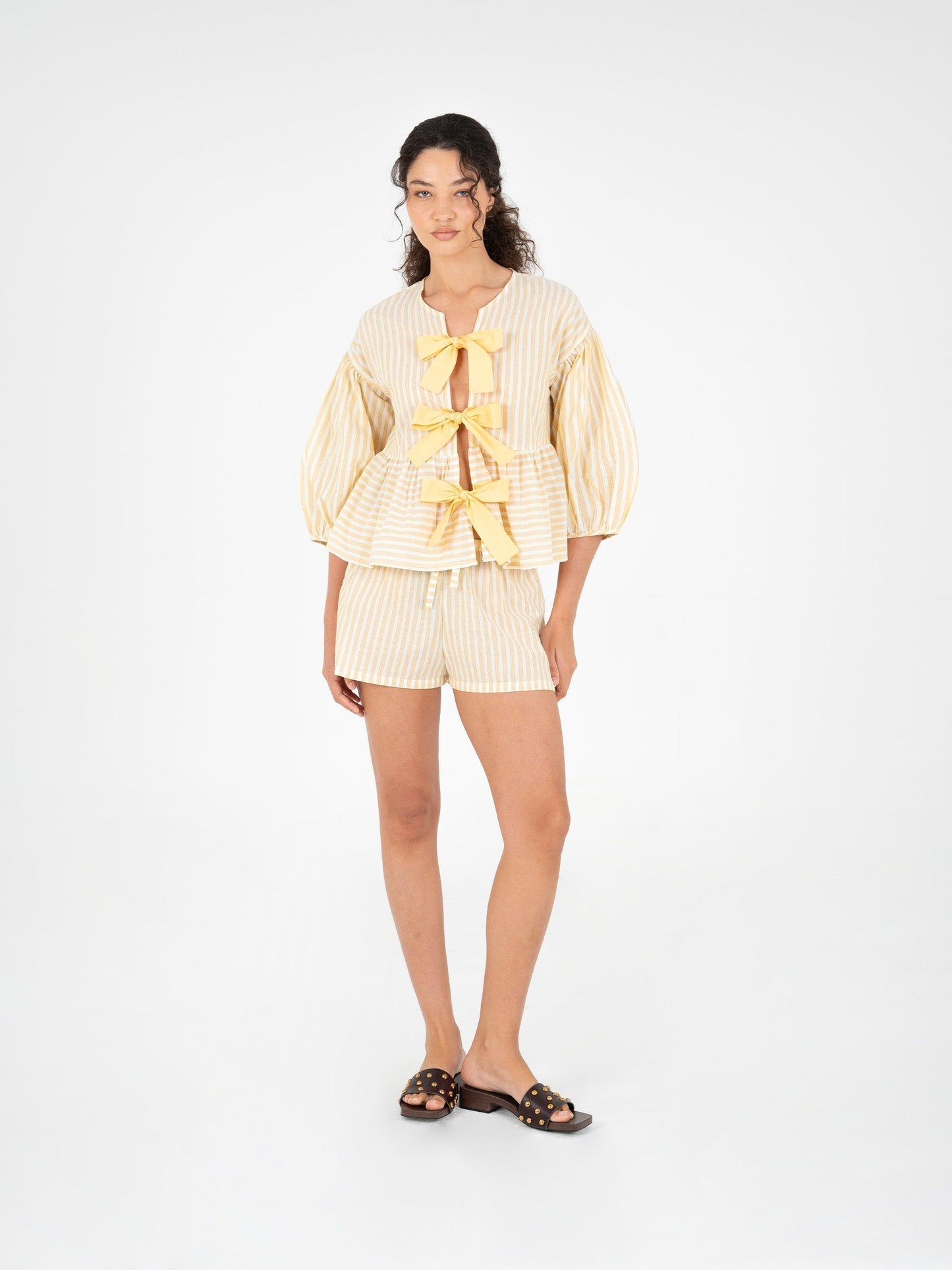 Yellow Striped Spirit Shorts pantalones