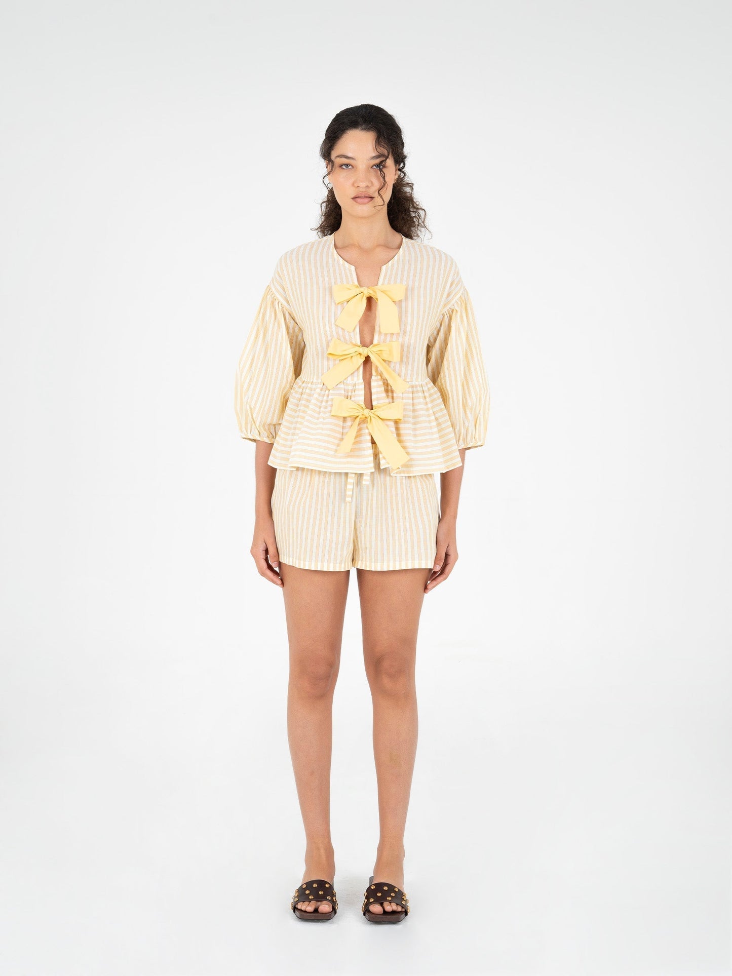 Yellow Striped Spirit Shorts pantalones