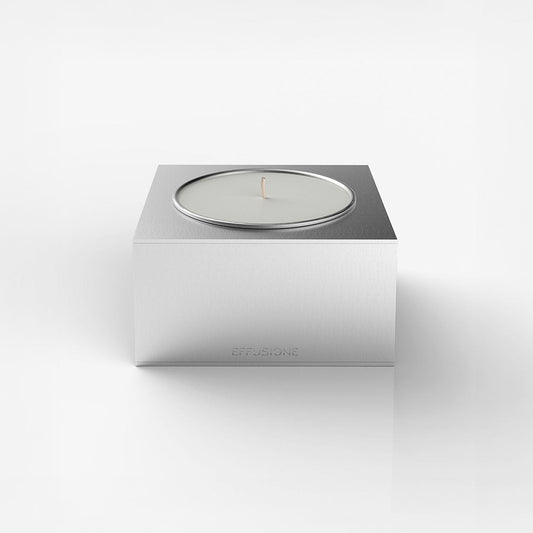 Aura One, candela singola grande Effusione in alluminio magnetica di design, vista frontale prospettica