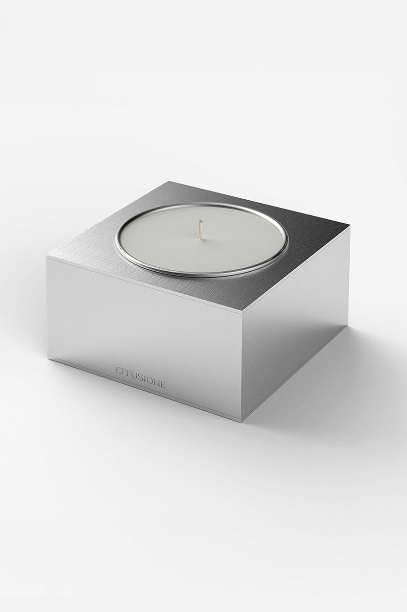 Aura One, candela singola grande Effusione in alluminio magnetica di design, vista prospettica