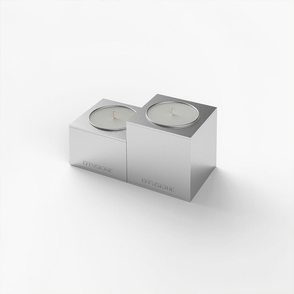 Aura Double, set di due candele piccole profumate Effusione in alluminio magnetiche di design, vista prospettica