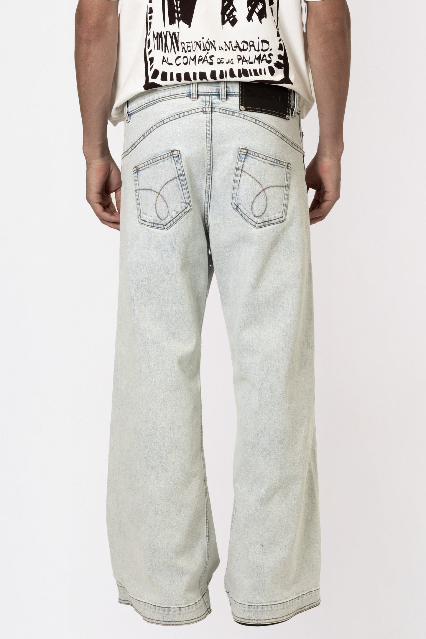 EL RESUELVE JEANS.