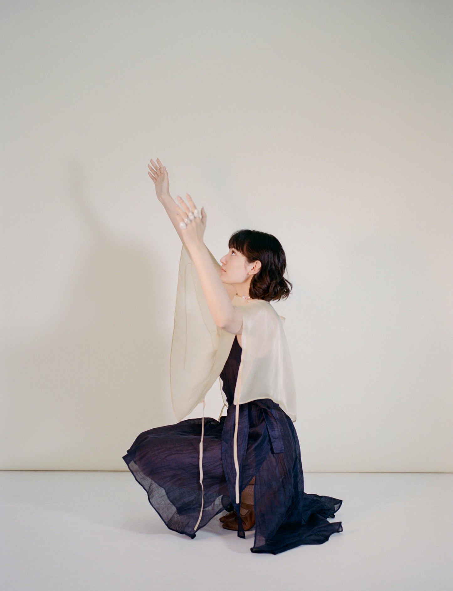ninfa poncho sand organza side